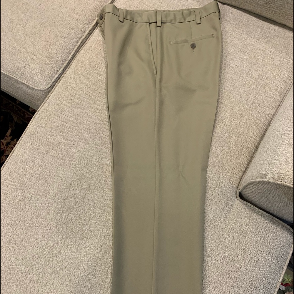Men’s Classic Fit Dress Pants Tan 32x32